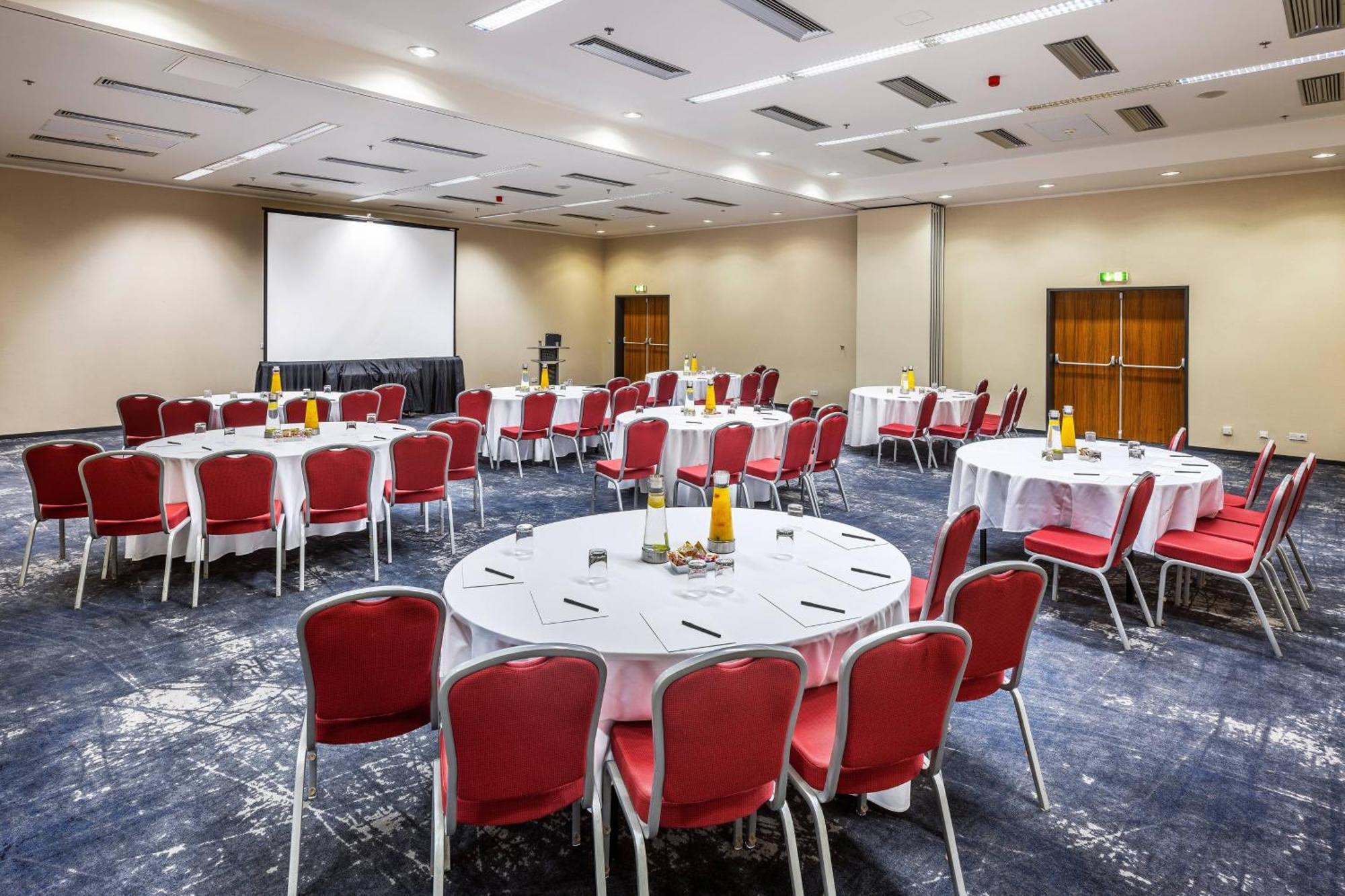 Hotel Courtyard By Marriott Prague Airport Exterior foto