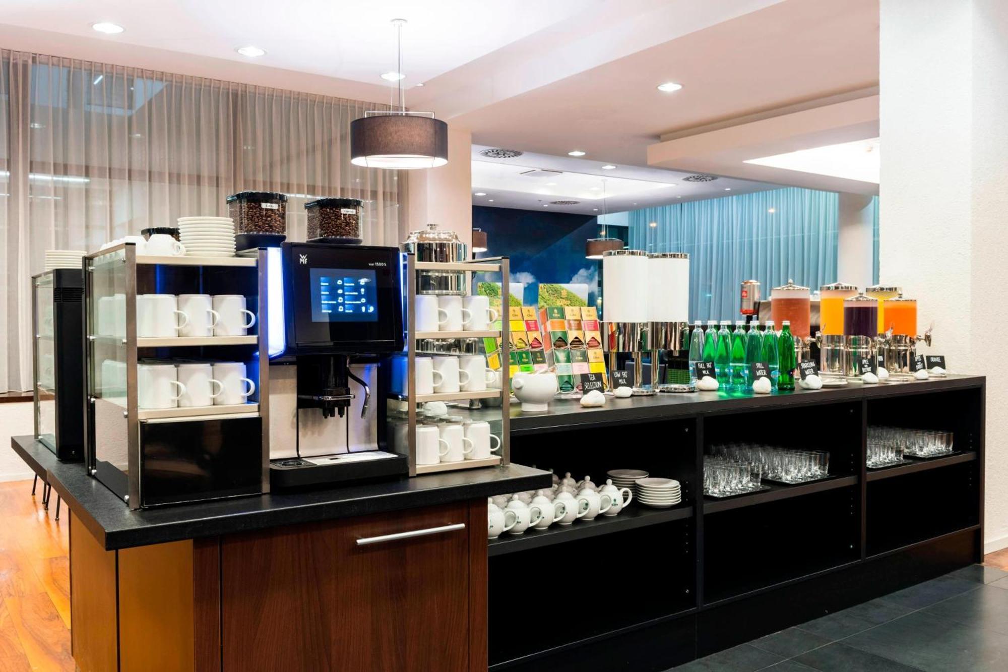 Hotel Courtyard By Marriott Prague Airport Exterior foto