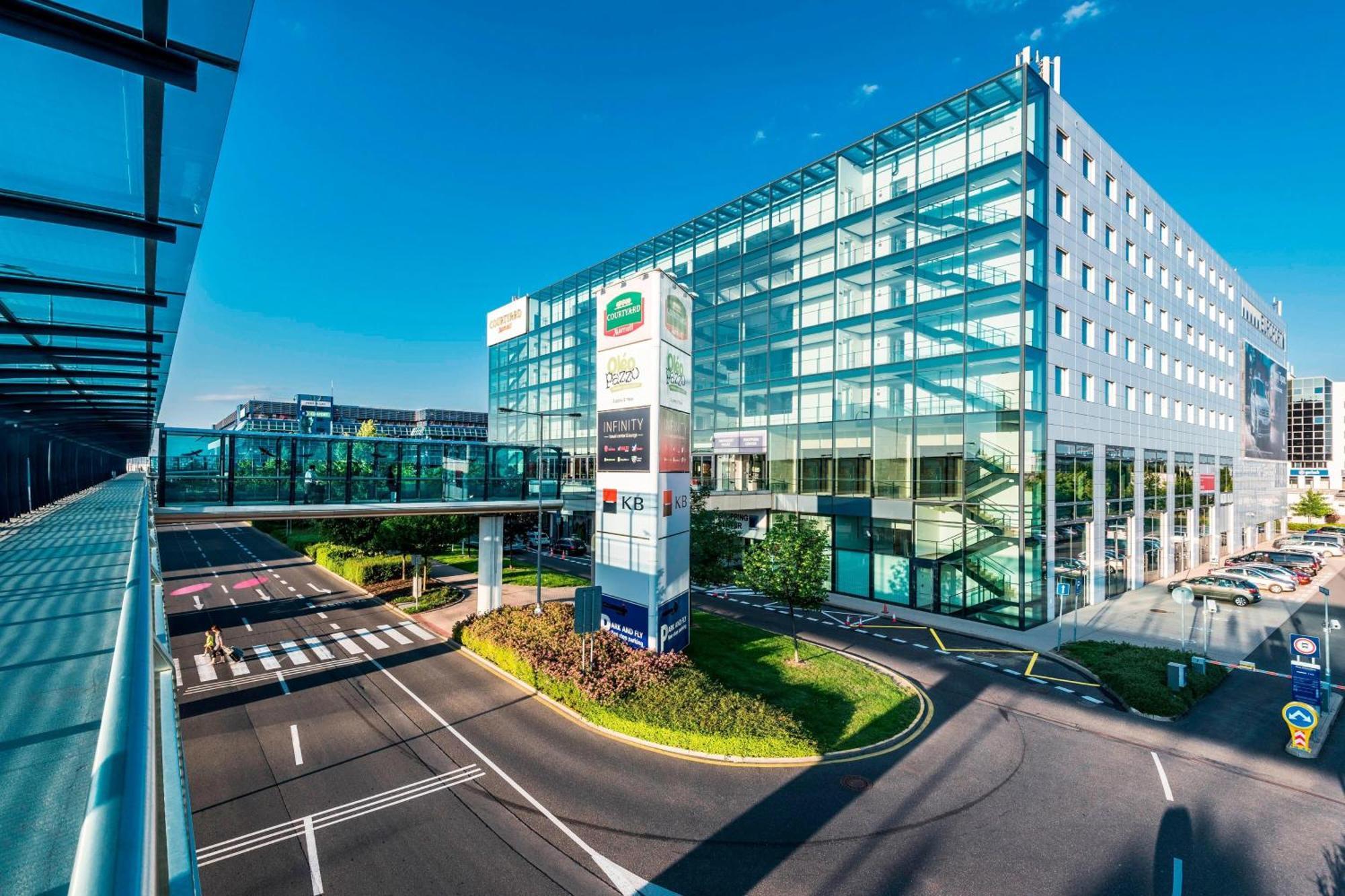 Hotel Courtyard By Marriott Prague Airport Exterior foto