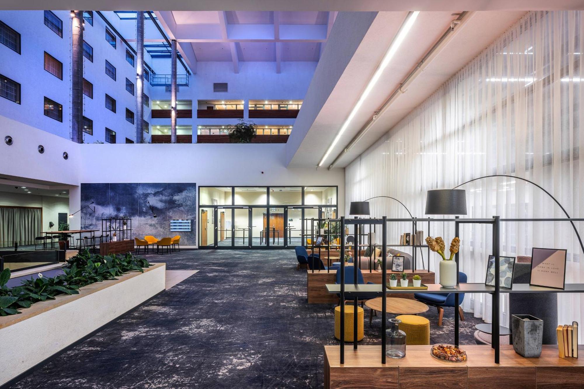 Hotel Courtyard By Marriott Prague Airport Exterior foto